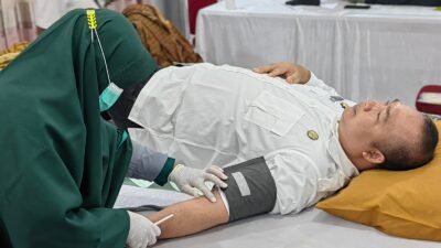 Cerita Sekda Ketapang Donorkan Darahnya untuk Peringati HUT Pemprov Kalbar ke-66 Tahun