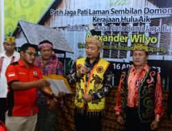 Sekda Ketapang Kukuhkan Pengurus Kerukunan Keluarga Kualan Semandang