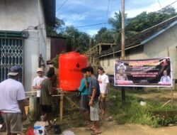 Akses Air Bersih Jauh, OMG Kalbar Beri Bantuan Toren dan Mesin Air bagi Masyarakat di Sintang