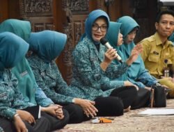 Ketua TP PKK Pontianak Yanieta Arbiastutie Sosialisasikan Pentingnya Jaga Kesehatan Mata