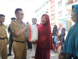 196 KK dari 2 Rusunawa di Pontianak Terima Bantuan Beras