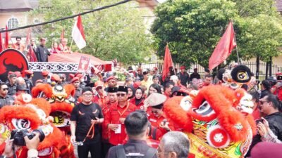 Pawai Atraksi Kesenian Iringi Pendaftaran Caleg PDI-P Kalbar ke KPU