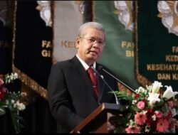 Wakili PP Kagama, Harisson Pidato di Depan 1.245 Wisudawan-wisudawati UGM