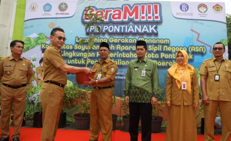 Pemkot Pontianak Bagikan Seribu Bibit Sayur Ke ASN
