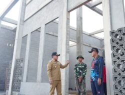 Wabup Sujiwo Sumbang Bantuan untuk Pembangunan Masjid Yonko 465 Kopasgat
