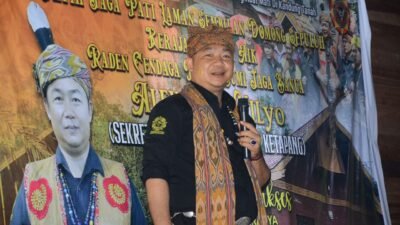 Sekda Ketapang Hadiri Acara Adat Sapat Tahun Sisih Musim Desa Jungkal