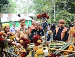 Sekda Ketapang Minta Acara Adat Menjangkap Buah Sebagai Gawai Rutin