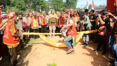 Sekda Ketapang Buka Gawai Nyapat Tautn ke-XII Kecamatan Simpang Hulu