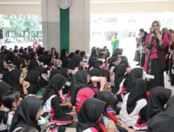 TP-PKK Pontianak Bagikan Tablet Tambah Darah di SMPN 23