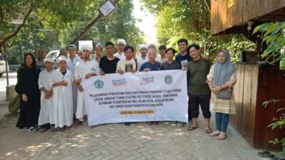 PPM Teknik Elektro Polnep Terangi Ponpes Mu’inul Islam