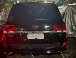 Bea Cukai Kalbagbar Gagalkan Penyelundupan 5 Mobil Mewah Dari Malaysia