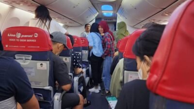 Lion JT 716 Batal Mendarat di Supadio, Penumpang Nginap di Batam