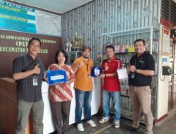 PNM Cabang Sintang Serahkan Bantuan Buku Bacaan di Kantor Camat Tayan Hilir