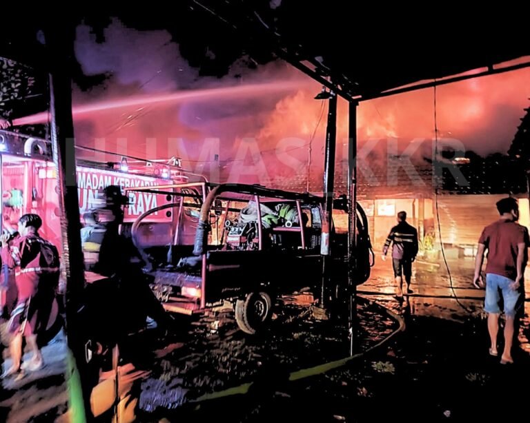 Kebakaran Hanguskan 10 Rumah di Asrama Gatot Kubu Raya