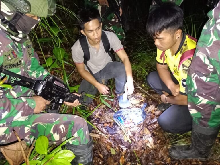 Satgas Pamtas Tangkap Dua Warga Malaysia Terlibat Narkotika