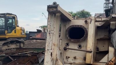 Pemotongan Kapal di Sungai Kapuas Wajok Hulu Diduga Tak Berizin