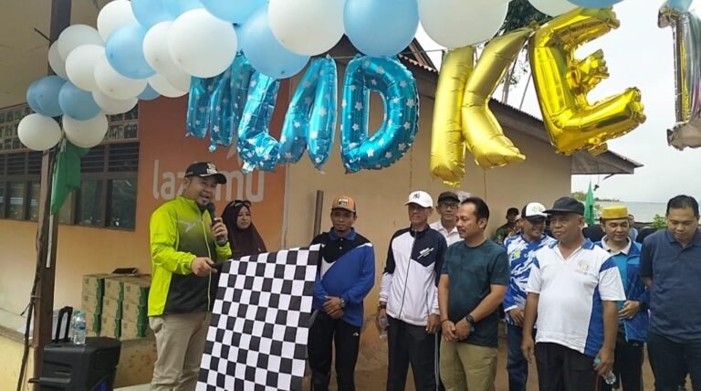 Warga Antusias Ikuti Jalan Sehat Milad Muhammadiyah Ke 111
