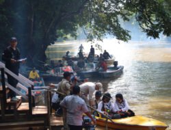 Danlanal Ketapang Lepas Rombongan Susur Sungai Napak Tilas