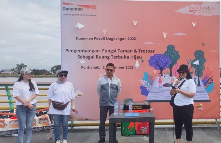 Peduli Lingkungan, Danamon Donasikan 40 Kursi Taman dan 20 Tempat Sampah 