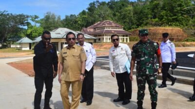 Danrem 121/ABW Dampingi Mendagri Tinjau PLBN Jagoi Babang