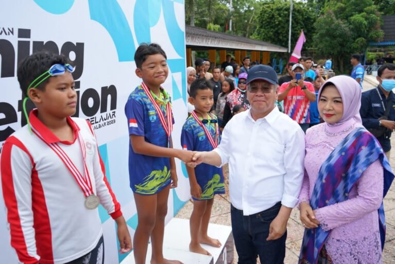Buka West Kalimantan Swimming Competition,  Harisson Harap Lahir Atlet-atlet Baru Berprestasi