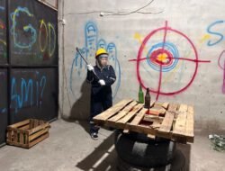 Break Room Pertama di Pontianak, Bisa Bawa Barang Mantan untuk Dihancurkan