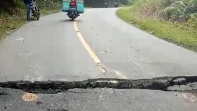 Jalan Perbatasan di Kapuas Hulu Amblas, Warga Diminta Waspada