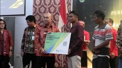 Pertama se-Indonesia, Pemkab Landak Daftarkan BPJS Ketenagakerjaan 2.700 Pekerja Perkebunan Sawit 