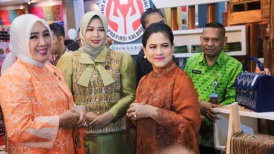 Pamerkan Rumah Betang dan Sape, Iriana Jokowi Mampir ke Stand Dekranasda Kalbar