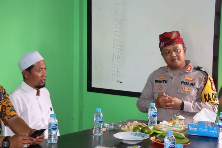 Jumat Curhat, Kapolres Kubu Raya Respons Cepat Berbagai Keluhan Warga