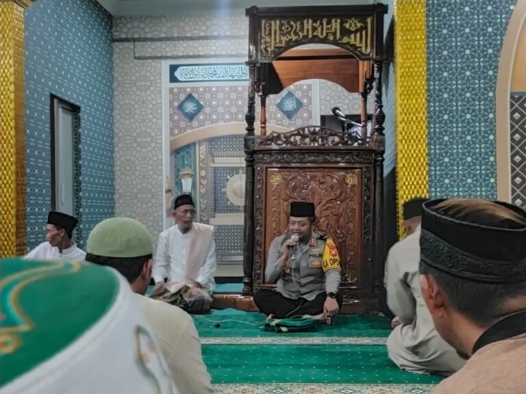 Pesan Kapolres Kubu Raya Saat Safari Ramadhan di Sungai Kakap