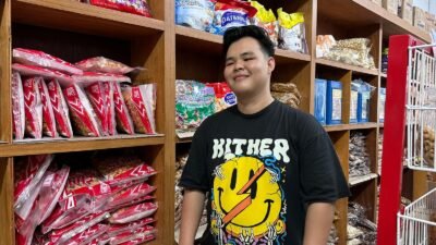 Jelang Lebaran, Warga Pontianak Berburu Makanan Ringan, Dari Basreng Hingga Kue Sus