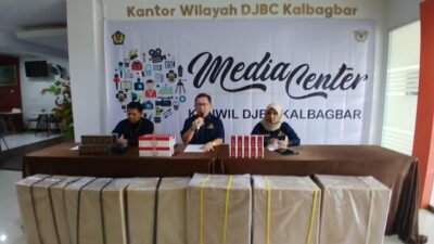 Land Cruiser Ilegal Dari Malaysia Senilai Rp395 Juta Diamankan di Pontianak, Pelaku Masih Diburu