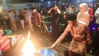 Saat Harisson ‘Cucol’ Meriam di Sungai Kapuas, Tradisi Malam Takbiran di Pontianak