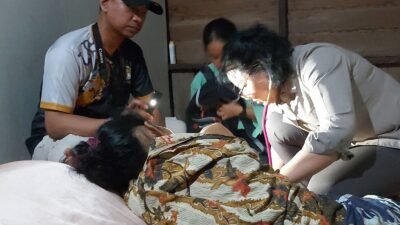 Kunjungi Nakes di Pedalaman, Kadis Kesehatan Ketapang: Layani Masyarakat Sepenuh Hati