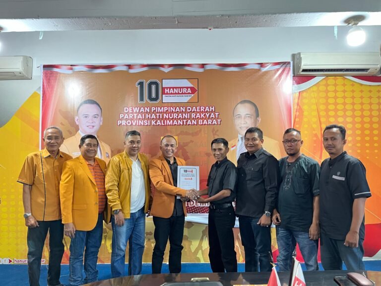 Lasarus Kembalikan Berkas Pendaftaran Bacalon Gubernur Kalbar ke DPD Hanura Kalbar