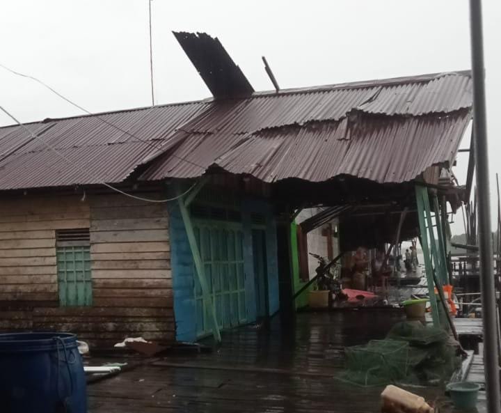 7 Rumah di Kubu Raya Rusak Dihantam Puting Beliung
