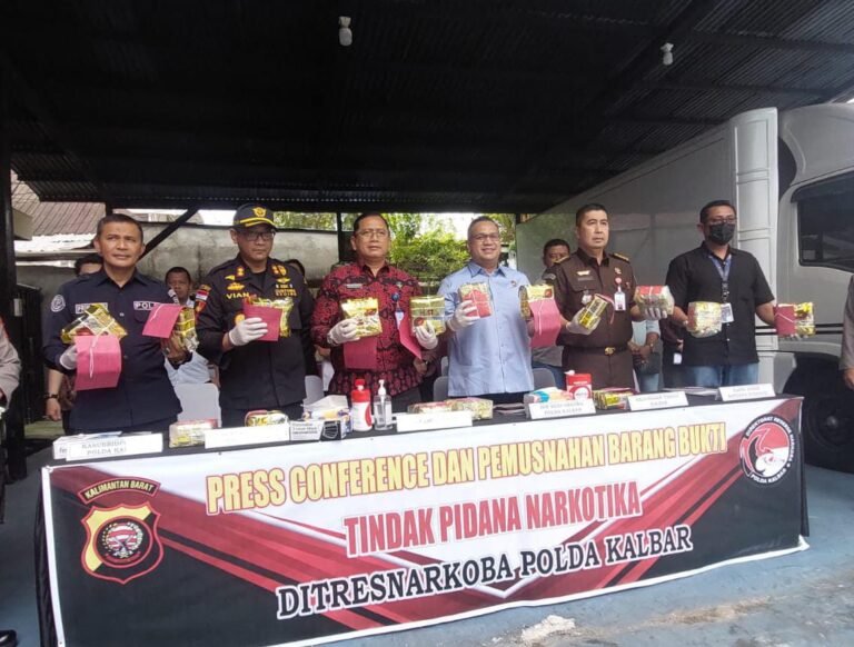 Polda Kalbar Musnahkan 16,4 Kg Sabu dan 925 Butir Ekstasi Asal Malaysia