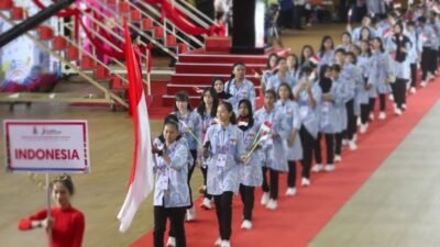 Atlet Binaan Disporapar Kalbar Jadi Pembawa Bendera Merah Putih di Opening Ceremony ASG 2024