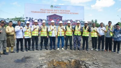 Alexander Wilyo Resmikan Pembangunan GOR Indoor Terbesar di Ketapang