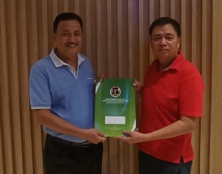 Lasarus Kembalikan Formulir Pendaftaran ke DPW PPP Kalbar