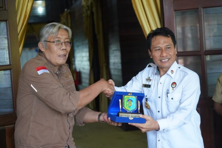 Gali Potensi SDA Tambang Mineral, Wantanas Sambangi Sintang