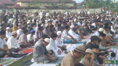 Ribuan Jamaah Salat Idul Adha di Lapangan Kodim Sintang, Ini Pesan Khatib