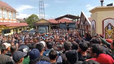 4 Penambang Emas Ilegal Ditangkap, Mapolres Sintang Digeruduk Massa