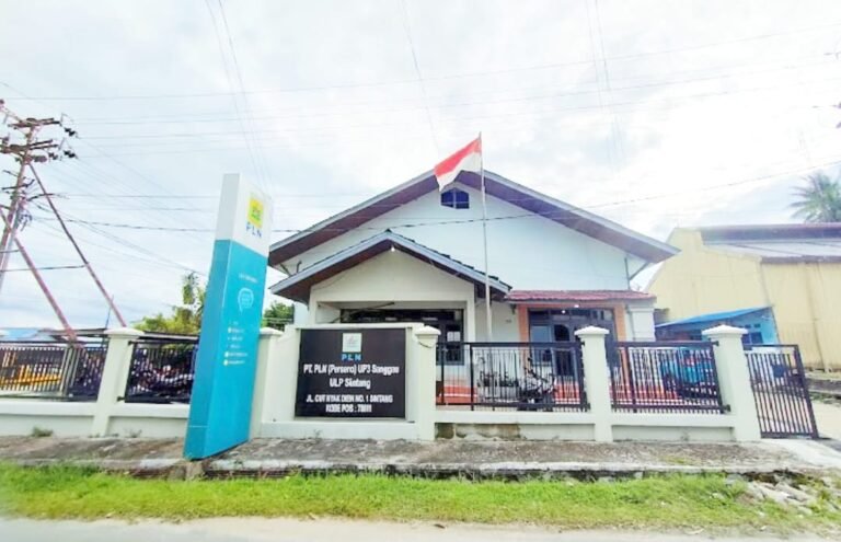 Berdalih Belum Kantongi Surat Dari Desa, PLN Sintang Tahan KWH Listrik Warga Beluh Mulyo