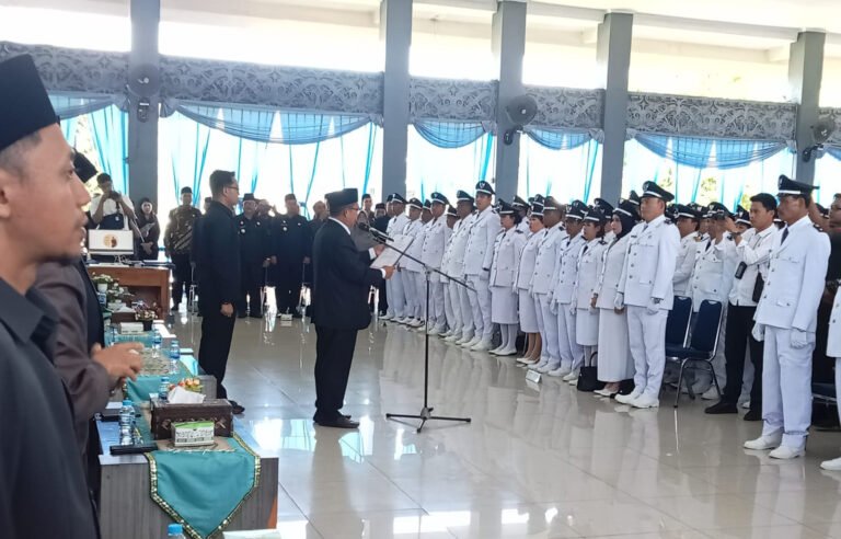 386 Kades Se Kabupaten Sintang Dikukuhkan Perpanjangan Masa Jabatan