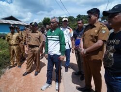Bupati Ketapang Tinjau Pembangunan Jalan Program CSR di Jelai Hulu