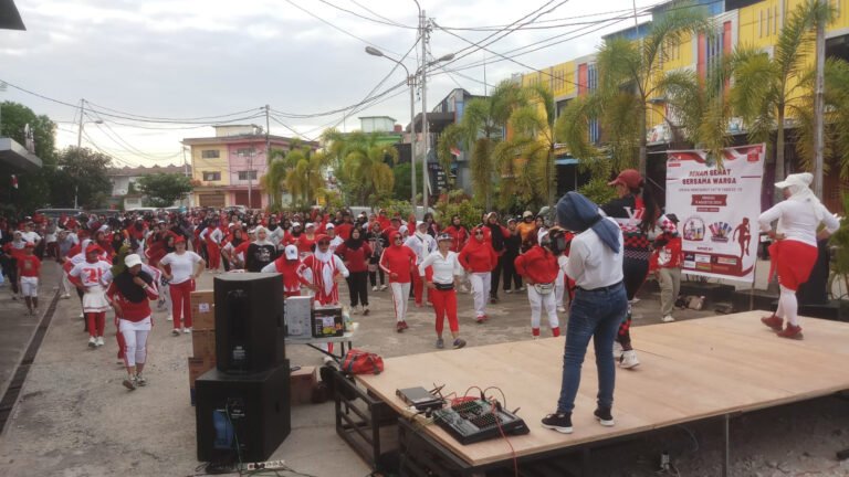Senam Sehat My Home Sambut HUT RI Ke-79 Sedot Perhatian Masyarakat Sintang