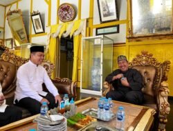 Norsan Berbincang Akrab dengan Pangeran Tarhan di Istana Alwatzikoebillah Sambas