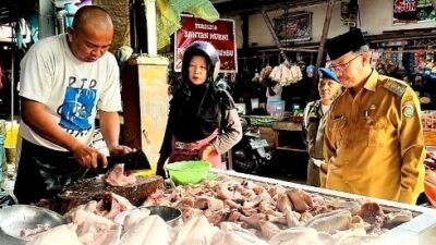 Tinjau Pasar, Ismail Pastikan Stok dan Harga Sembako Aman